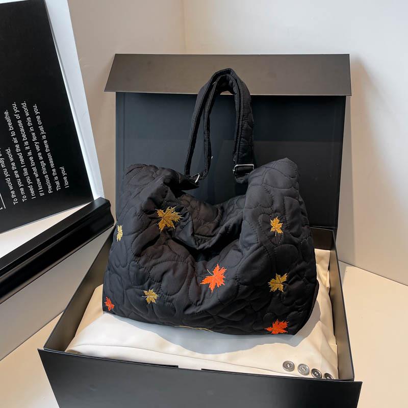 A Fashionable, Casual, Individualistic and Trendy Large-capacity Tote Women's High-quality Single-shoulder Crossbody Bag