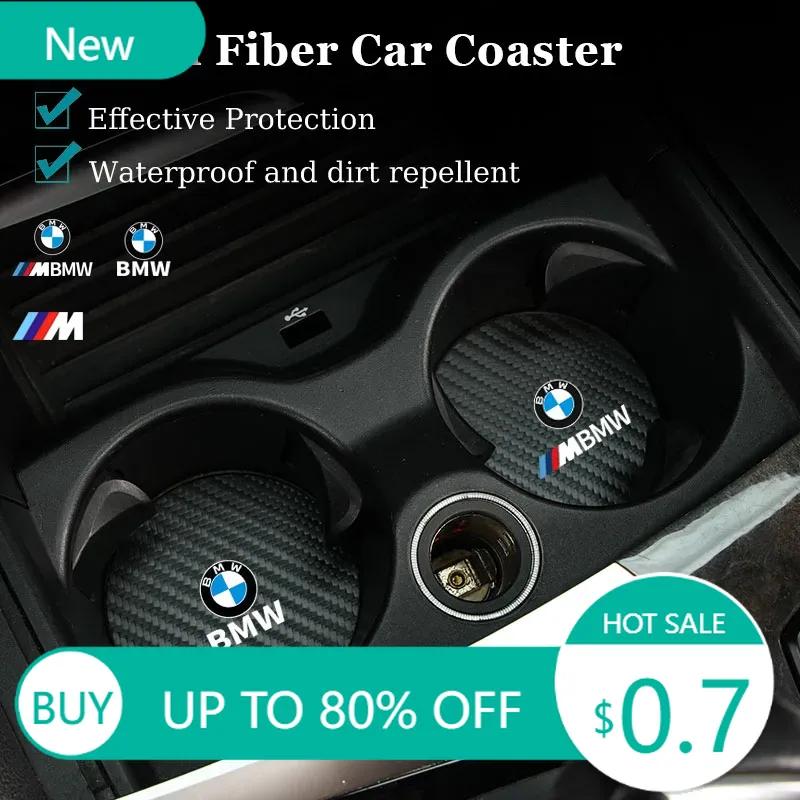 Nouveau 2 Pièces Style de Voiture Porte-gobelet Sous-verre Tapis Antidérapant Pad pour Boisson en Carbone Pour BMW X1 X2 X3 X4 X5 X6 X7 G20 G30 6GT E46 E90 E60