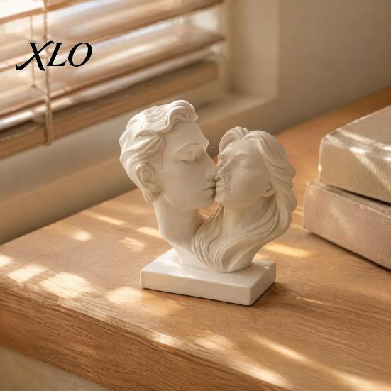 Modern Romantic Statue 3D Printed Couple Hugging Kissing Statue, Minimalist Art Sculpture Bedroom Decorative Accents for Desk Shelf, Home Decor