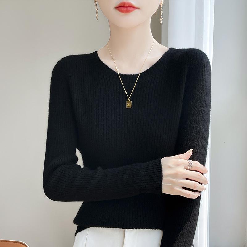 Round-neck Long-sleeved Fitted Knitted Sweater Base Layer Versatile Sweater for Women In Autumn and Winter