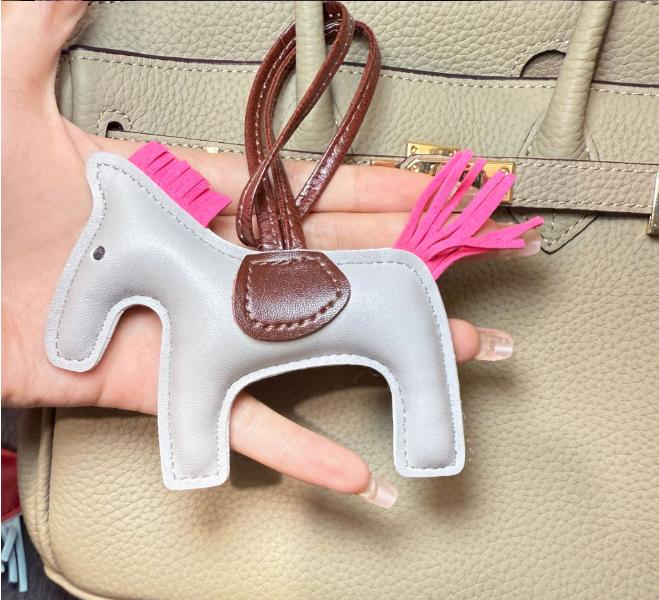 

Милый кулон DIY Подвесная веревка Кожа Маленький кулон Подвеска для сумки One Size