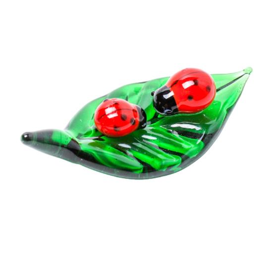 

Mini Hand Blown Glass Insect Figurine Faux Crystal Ladybug Snail Bee Butterfly on Green Leaf Small Statue Collectible Animal Ornament for Home Decor D