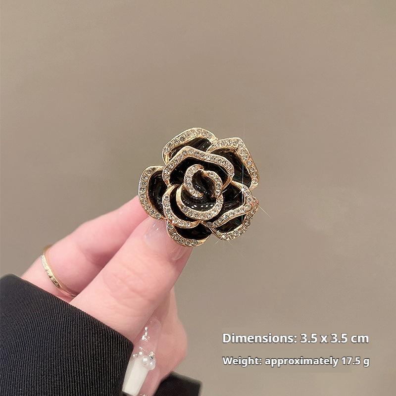 New Niche Retro High-grade Camellia Brooch Exquisite Light Luxury Rose Pin Elegant Suit Fixed Accessories