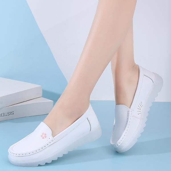 Fashion Summer Shoes Ladies Autumn Tennis Female Soft Genuine Leather Sneakers 2025 Fall Breathable Moccasins Nurse White White Sneakers