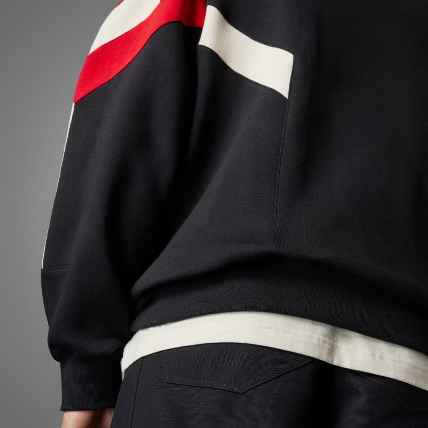 Adidas Originals Manchester United Soft Comfortable Loose Fit Badge American Sweatshirt Men Sweatshirt Black IS6521