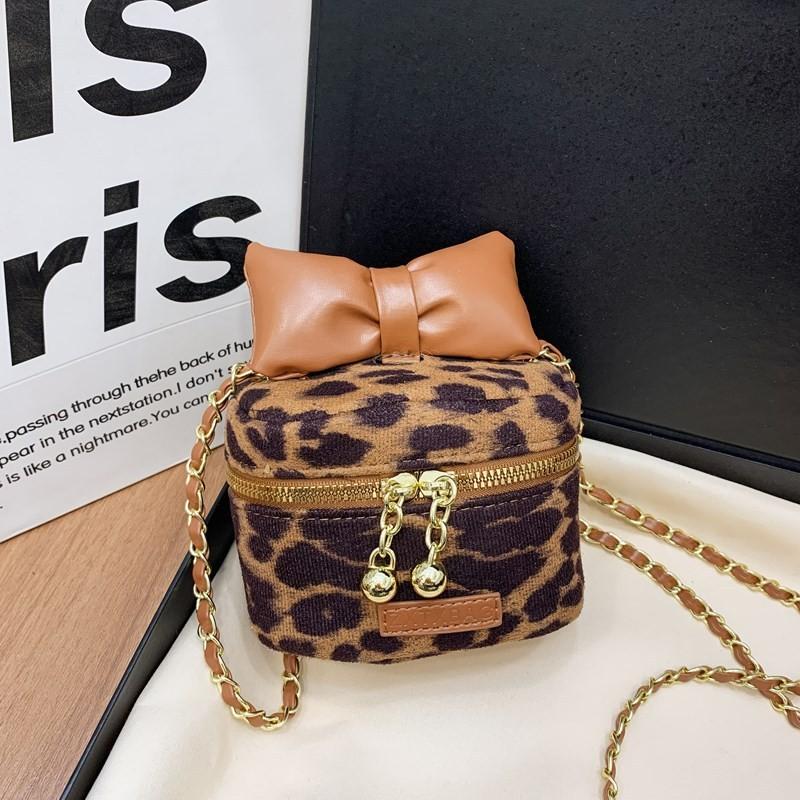 

Contemporary Leopard Print Childrens Shoulder Bag With Elegant Bow Chain And Brown Bow