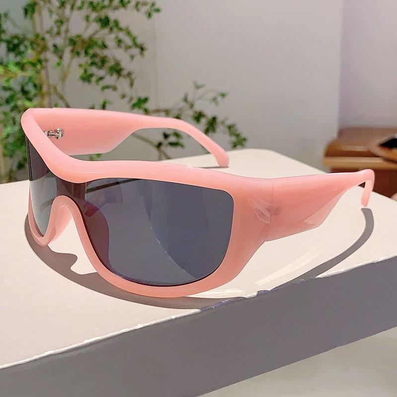 

New Big Frame One Piece Sunglasses Women For Men Luxury Brand Designer Vintage Punk Sunglasses Popular Outdoor Ski Sport Goggle As the picture