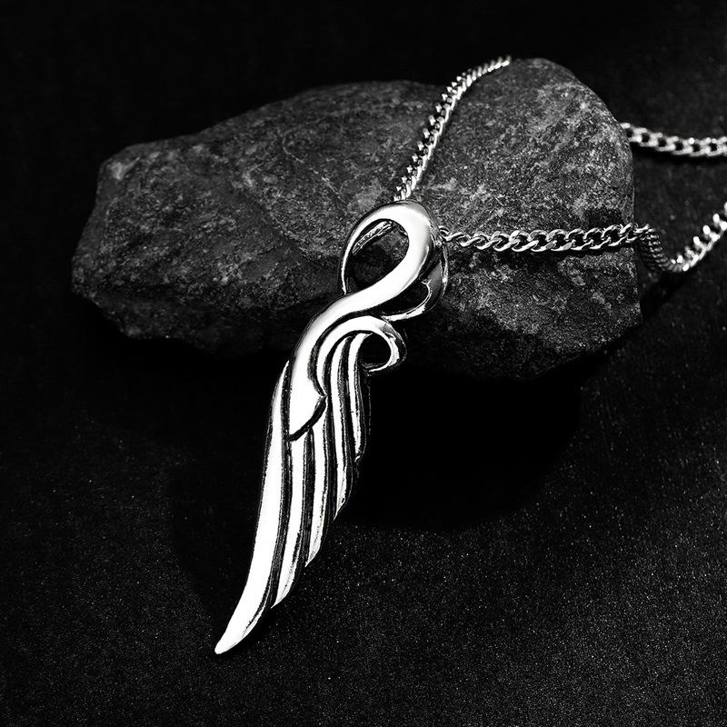 European-American Retro Men s Feather Pendant Necklace