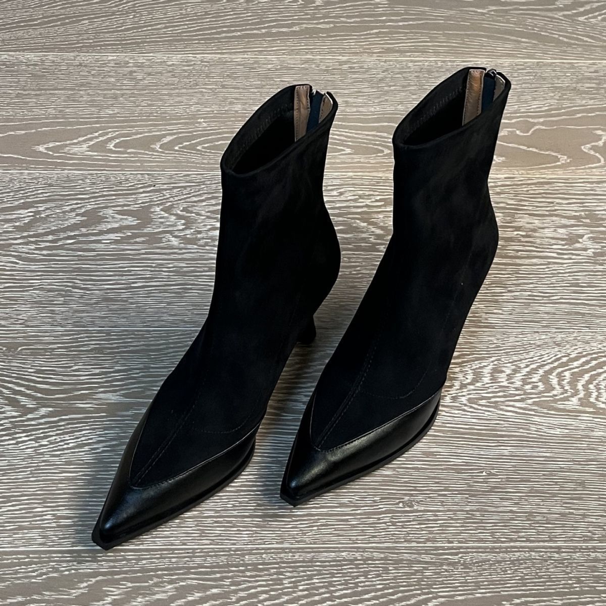 

2025 Осінь/Зима Універсальні Тонкі Чоботи на Гострому Підборі Коричневі Модні Еластичні Чоботи зі Шкірозамінника Ретро Чоботи на Високому Підборі 34