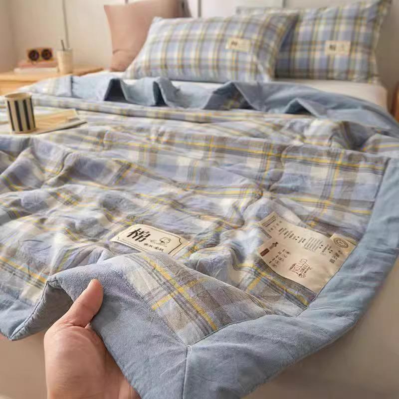 Lightweight Xinjiang Cotton Summer Quilt with Cooling Plaid Design for Single or Double Beds