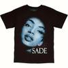 T-shirt Unisex Sade Viso Stile Vintage Comoda Girocollo Nera Con Firma E Stampa Ritratto Bianco