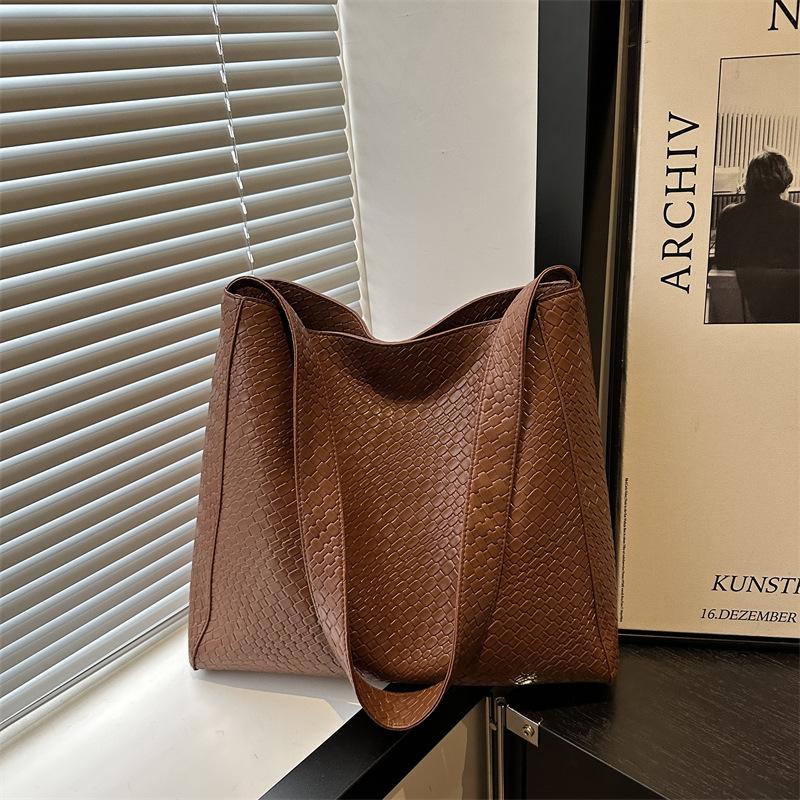 Fashion Trend Solid Color Woven Pattern Tote Bag Casual Versatile Large Capacity Simple Shoulder Armpit Bag Crossbody