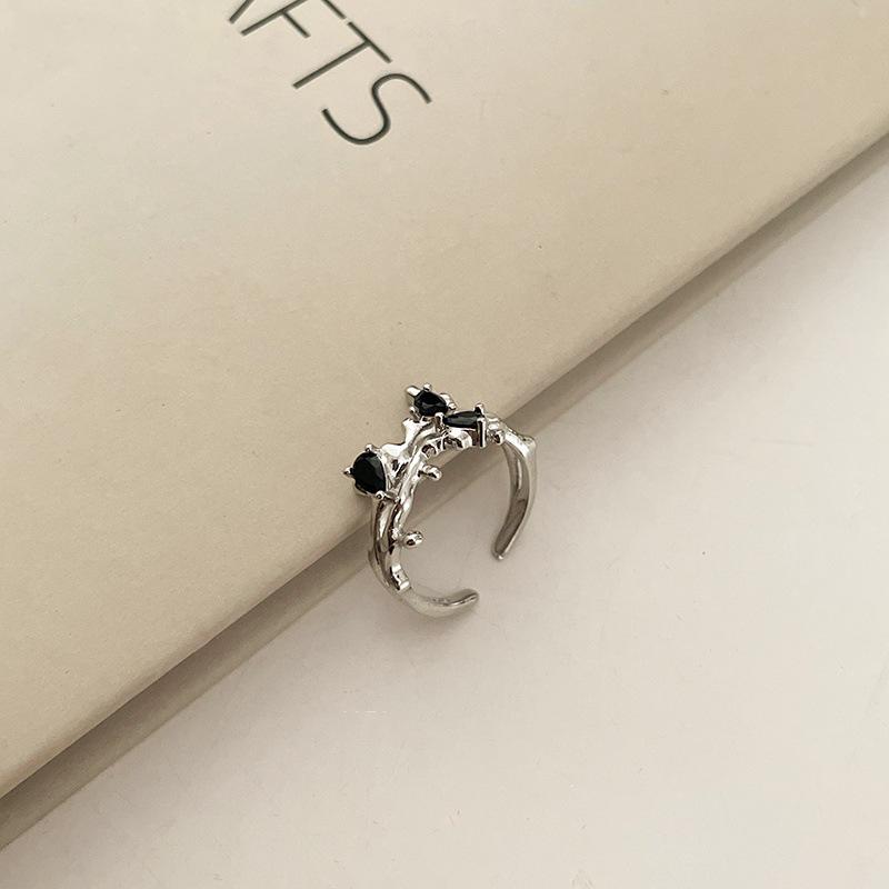 Women's Black Zircon Irregular Index Finger Ring - High-End Versatile Design