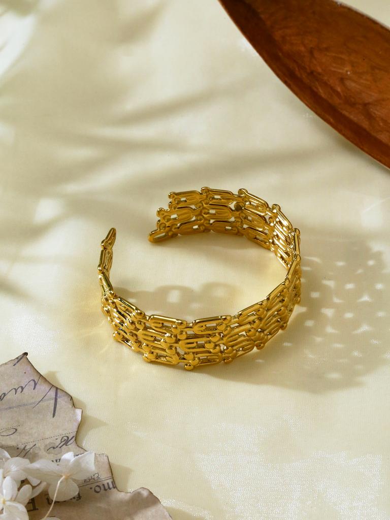 1 Piece Personalised Exaggerated Hollow Design Open Bracelet Female Fashion Temperament Stainless Steel Plated 18K Gold Bracelet