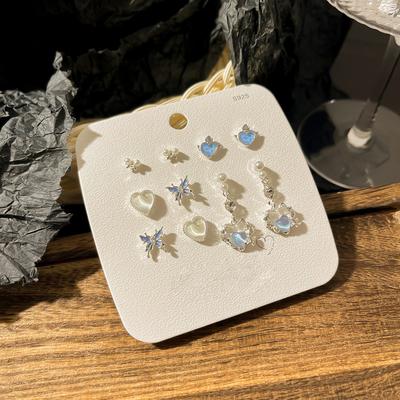 Fünfteiliges Ohrstecker-Set, Elegante Damenohrringe mit Schmetterlings- und Herzanhänger Schmuckset