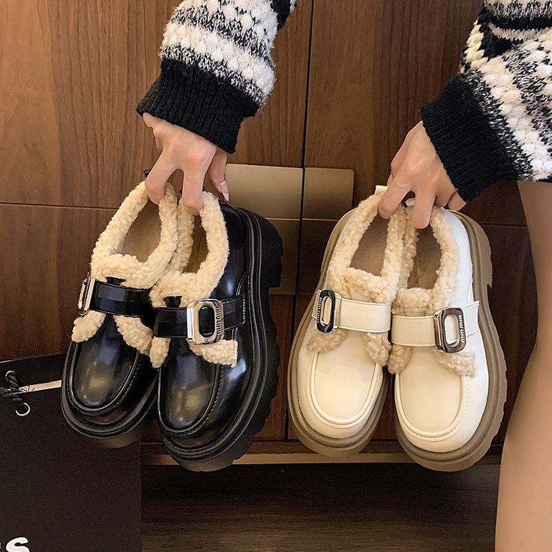 Retro fashion velvet loafers women's 2025 new winter velvet warm cotton shoes platform British style small leather shoes