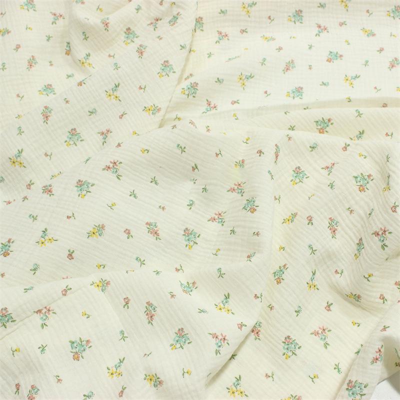 Reiner Baumwolle Weicher Doppellagiger Kreppstoff Kleinblumig Bedruckt zum Nähen von Pyjamas Hauskleidung Decken Handgemachte DIY Stoffe