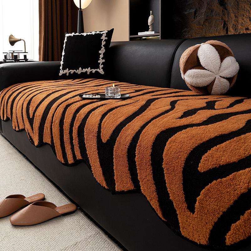 

2025 new winter special-shaped sofa cushion plush high-end feeling one-piece straight-breasted leather sofa cover non-slip seat cushion 70*70cm