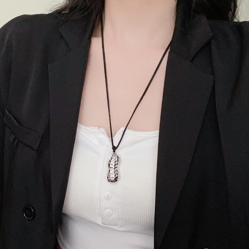 Premium Sweater Chain Titanium Steel Comb Necklace Women'S Silver Small Long Pendant Vintage Niche Design Accessories