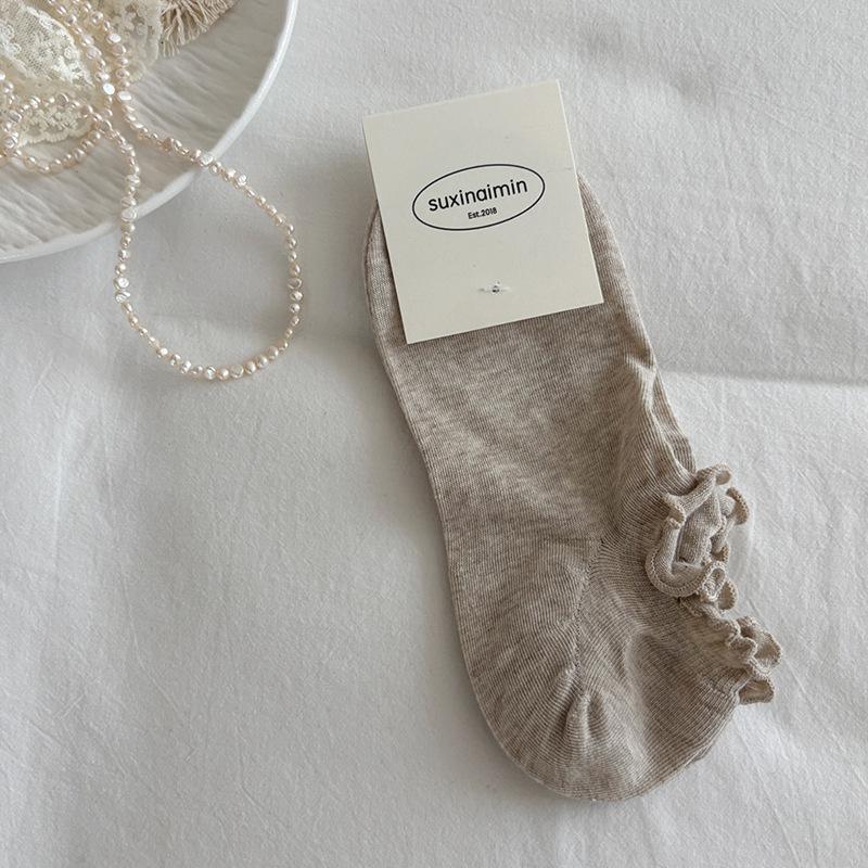 Women's Summer Lace Low-Cut Boat Socks: Thin, Ruffle Edge, Breathable, Sweat-Wicking, Non-Slip Heel.