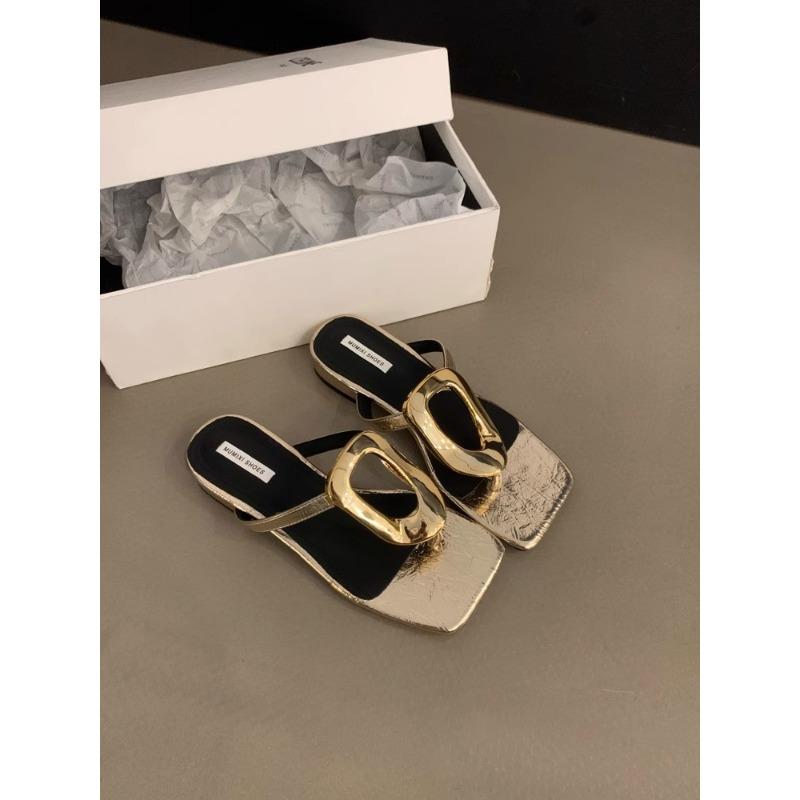 Women's Fashion Low Heel Sandals Women's Summer New Square Head Clip Toe Metal Square Buckle Temperament Flip-flops