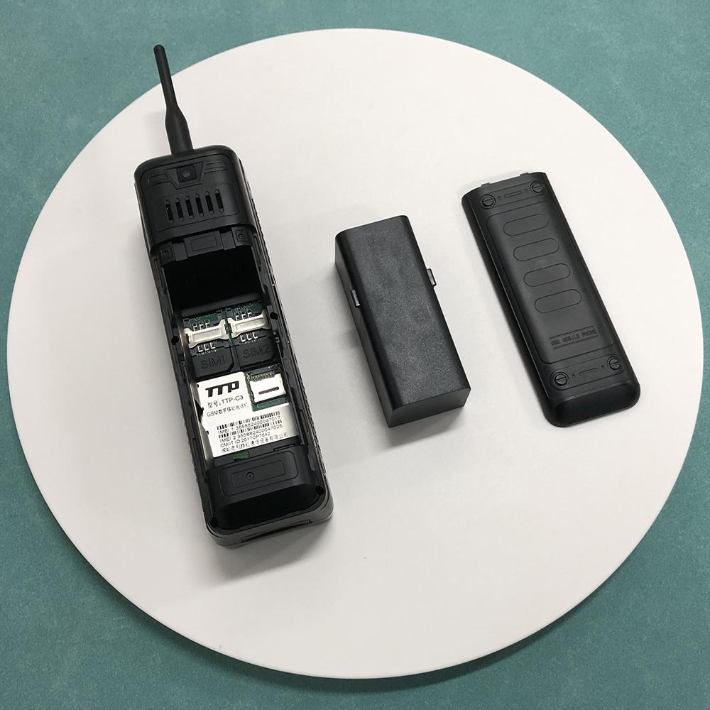 C3 Long Standby Retro Telefon 2,2 tommer Dual SIM-kort Mp3-spiller 6800mAh Stort batteri Bluetooth ulåst mobiltelefon