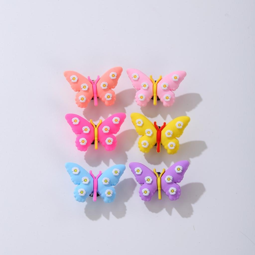 Casual Breathable Clogs With Cute Cartoon Charms For Girls, Slip-on Beach Slide, Anti Slip Garden Clog Shoes For Beaches 3057