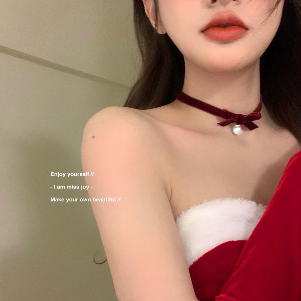 Belle Girl Style Sweet Accessory, Burgundy Necklace, Black Velvet with Collar, Choker Collarbone Chain, Necklace