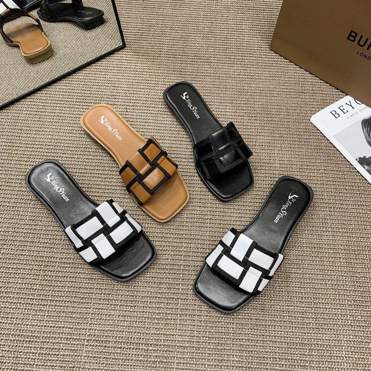 Korean version of the new summer design square head open-toed French flat-bottomed lazy beach cool slippers women's wear