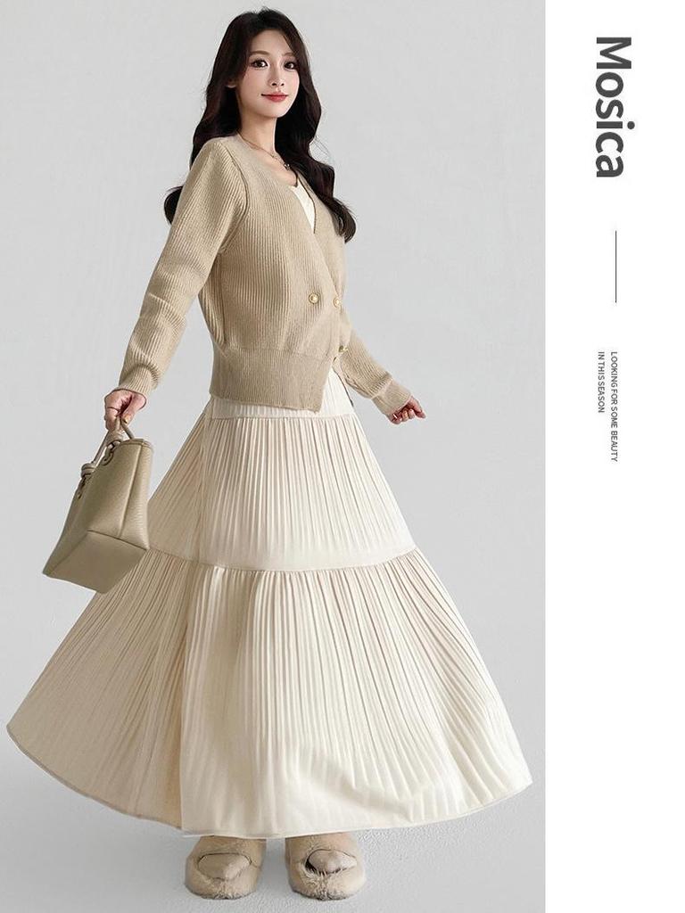 Korean Style Woolen Pleated A-line Skirt: High Waist, Hip-Covering, Draped Half Skirt for Women, Autumn/Winter Fashion.