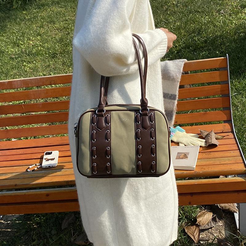 Premium style home portable messenger bag women's 2025 new fashion niche design shoulder bag
