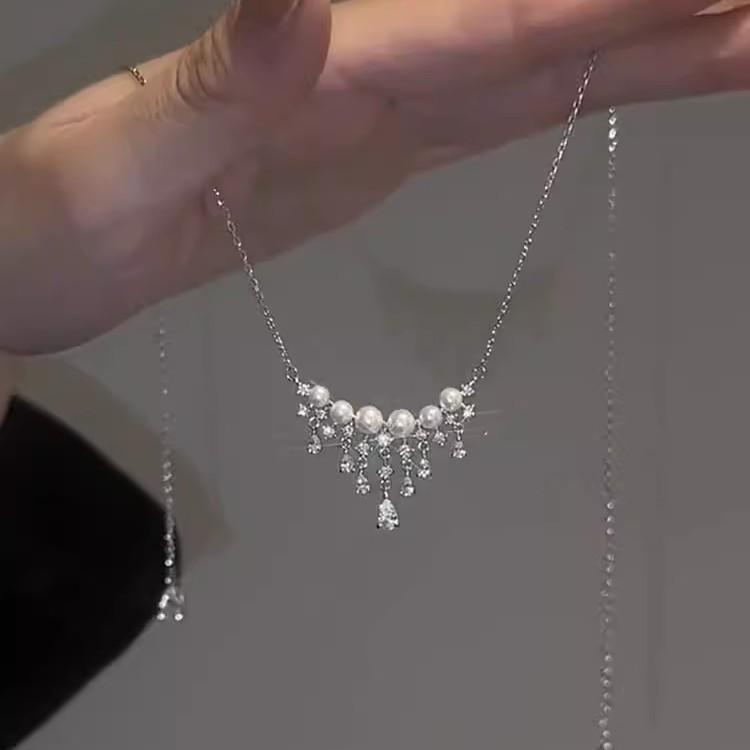 Exquisite French Pearl & Zircon Star Necklace: Luxe, Versatile Clavicle Chain for Women