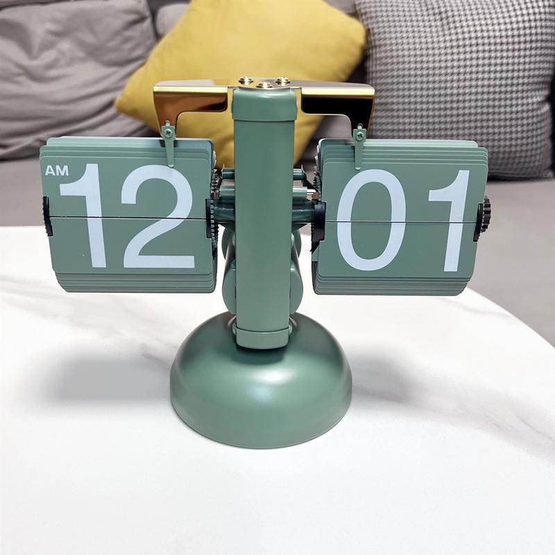 Nordic Light Retro Flip Clock: Stylish Desktop & Mantel Clock for a Simple, Luxurious Home