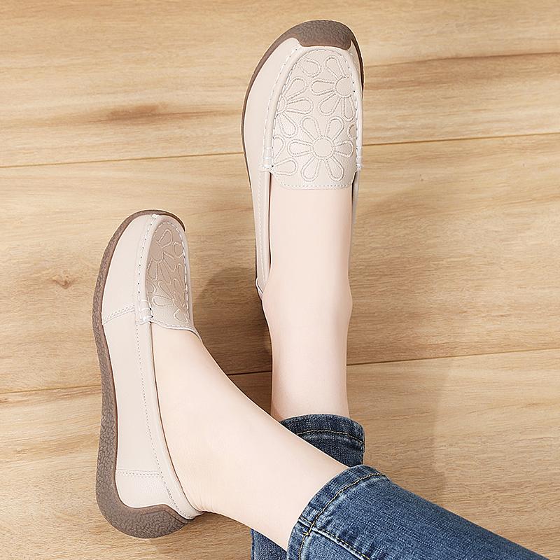 Women Black Moccasins Driving Shoes Flats Casual Nurse Shoes Loafers Maternity Flower Embroidery Office Shoes Large Size
