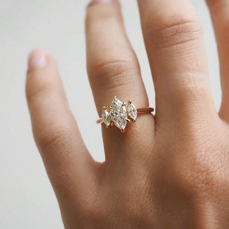 1 Piece of Gold Color Irregular Geometric Synthetic Zircon Ring for Women's Daily Wear Banquet Party Jewelry Gifts