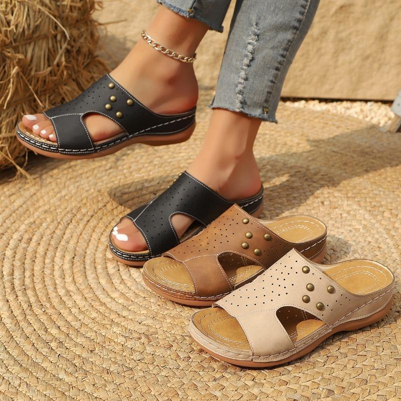Fashion Women Wedge Slippers 2025 Summer Retro Flower Roman Sandals Woman Lightweight Non Slip Beach Slides Female Indoor Leisure Shoes