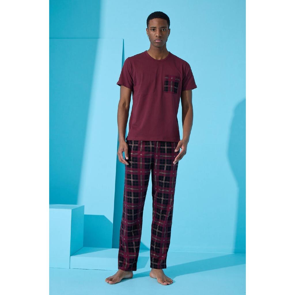 Kurzarm-Herrenpyjama-Set mit quadratischem Karomuster in Weinrot