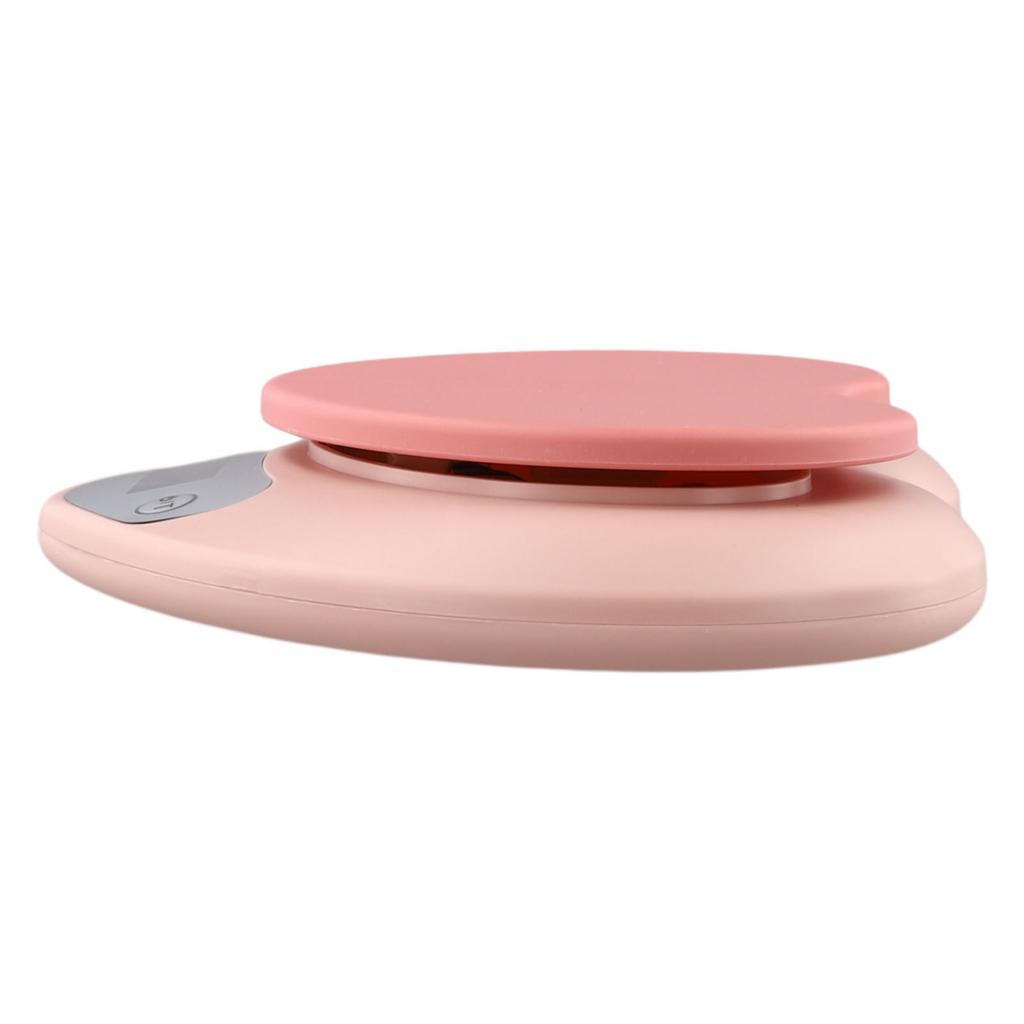 Ecran LCD ușor de citit pe acest elegant cântar de bucătărie de 5 kg, cu formă de inimă roz