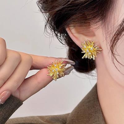 Brincos de Flor de Strass de Luxo para Mulheres Brincos de Pino Florais de Metal Dourado da Moda Festa de Casamento Joias Coreanas Elegantes