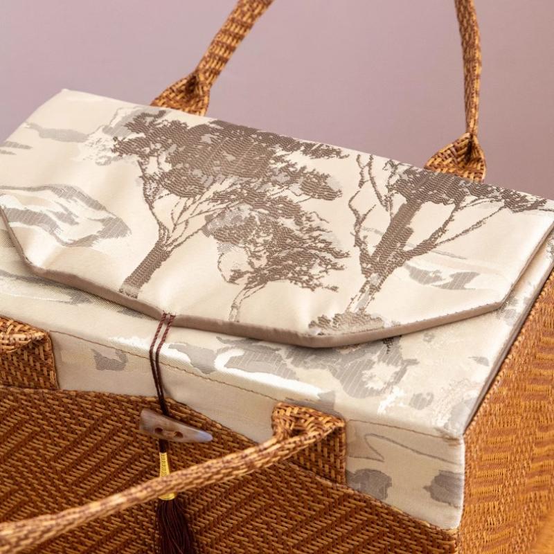 Light Luxury Rattan Woven Hand-held Wedding Gift Boxes Spring Festival Wedding Tea Wedding Souvenirs Birthday Gift Empty Box