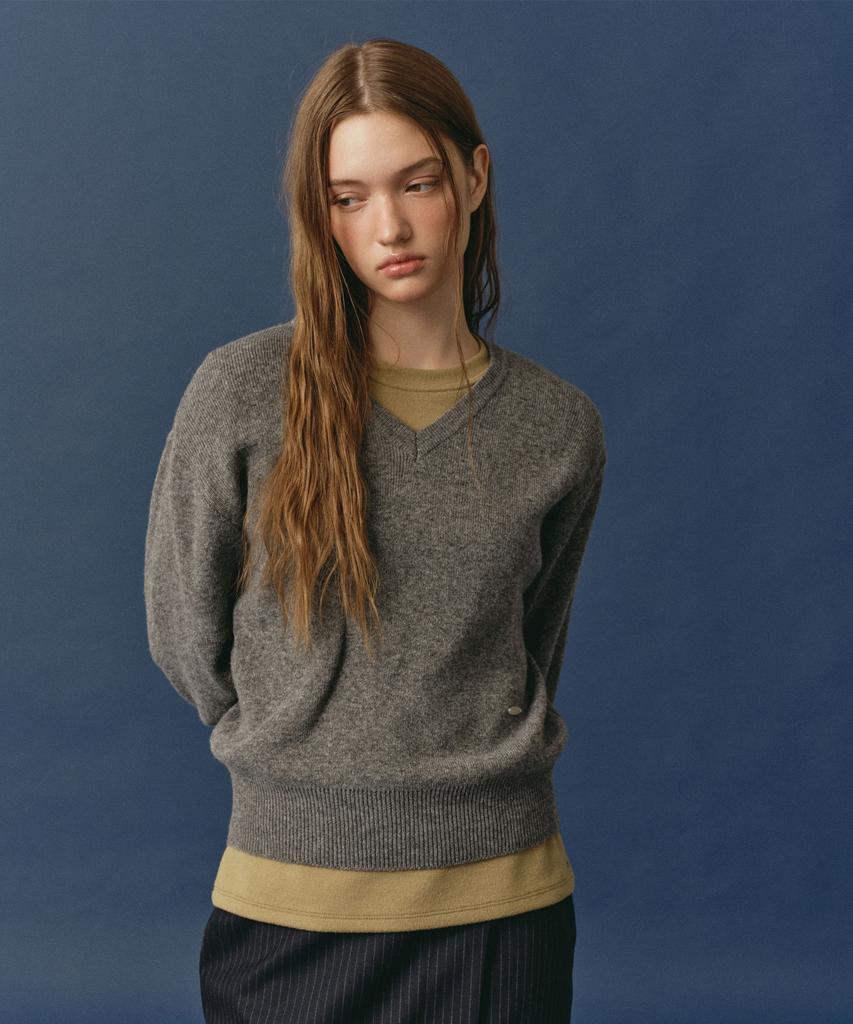 LOSSYROW Soft V-Neck Knit Charcoal