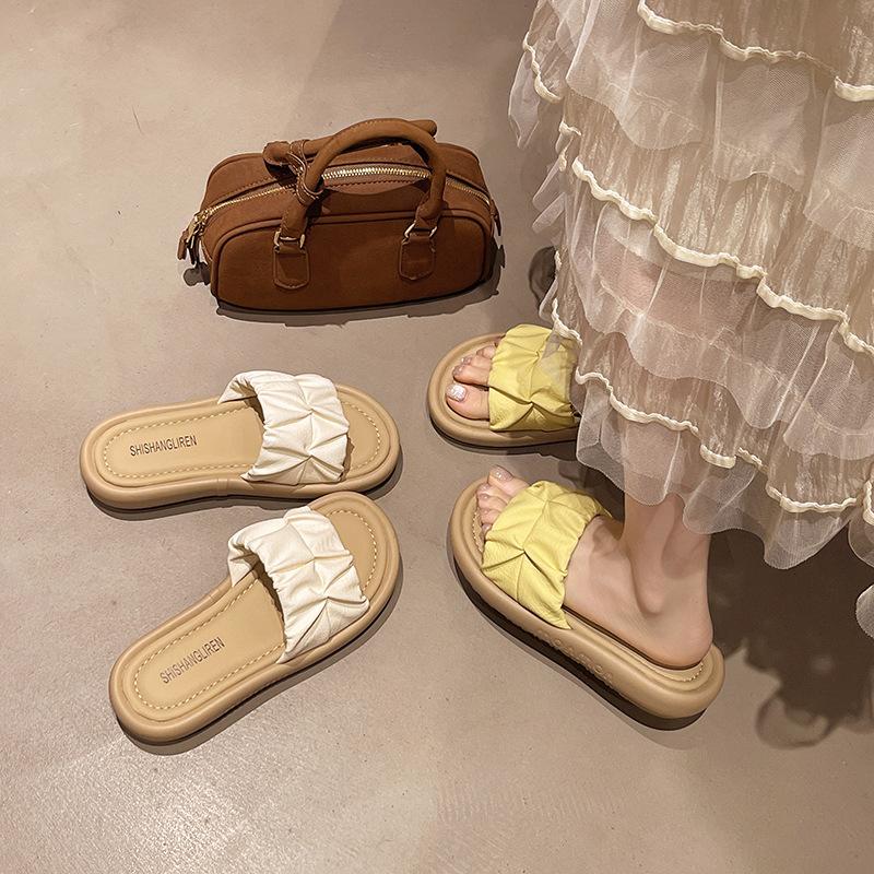 Versatile casual commuter wind one-word cool slippers summer new daily soft sole not tired foot platform slippers beach shoes