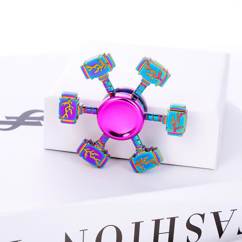 Metallischer Fidget Spinner mit landschaftlichem Motiv: Beliebtes Promi-Straßenmarkt-Dekompressionsspielzeug