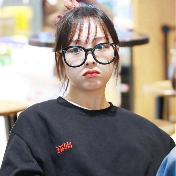 

Очки с черной оправой, блокирующие синий свет, прозрачные, могут быть оснащены оправой для очков для близорукости, женские, ретро, с заклепками в виде рисовых зерен, круглая оправа, стрелка, плоское зеркало