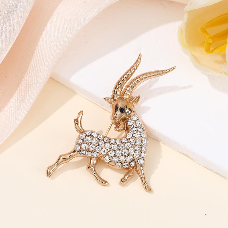 Golden Antelope Rhinestone Brooch Exquisite Shiny Fashion Jewelry for Women Birthday Holiday Gift Daily Wear