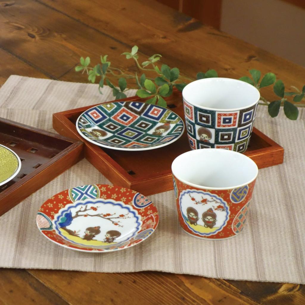 Petite Assiette Kutani 12cm Old Kutani Pavé de Pierres Colorées Fabriquée sous le Numéro de Produit 712111 "Monchhichi", Env.. Diamètre, Design, Vaisselle, Articles,