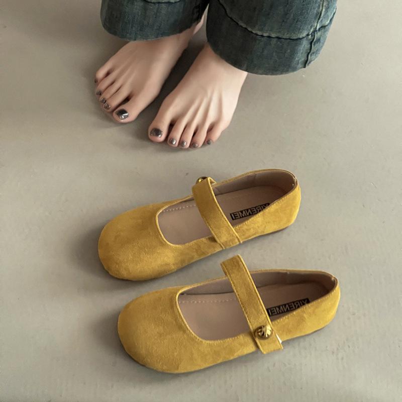 Retro versatile round head flat bottom shallow mouth single shoes women's 2025 autumn new temperament one word with skirt Mary Jane shoes
