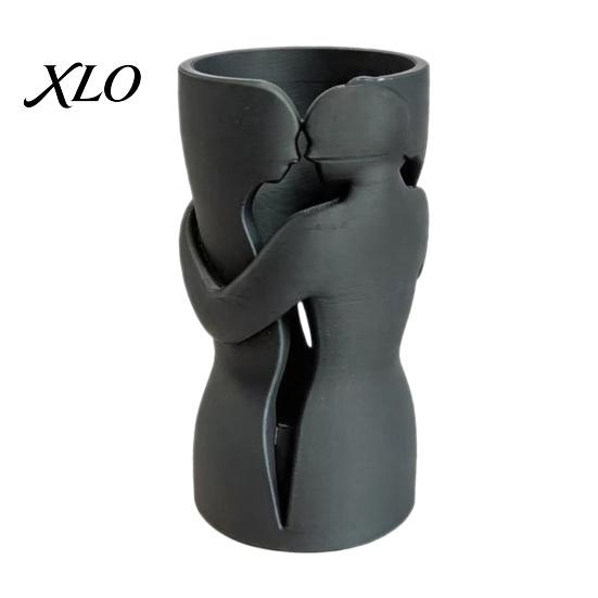 Creative Artistic Hollow Vase Couple Embracing Abstract Vase, Matte Black Decorative Sculpture, Modern Style Unique 3D Printed Craft Gift Flower