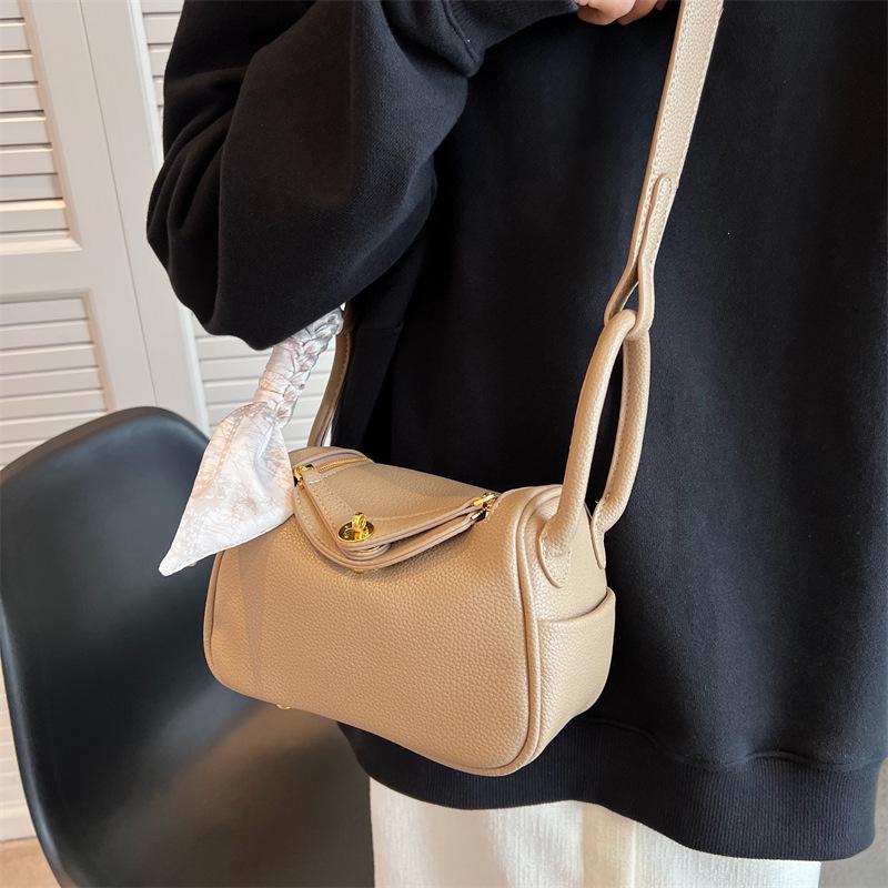 2024 Trendige High-End Damen Kissen Crossbody Handtasche - Frühling/Sommer Nischendesign