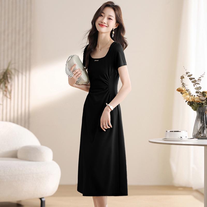 Elegant Green Square Neck Tea Break Dress: Short-Sleeved, Waist-Cinching, High-Class Summer Arrival
